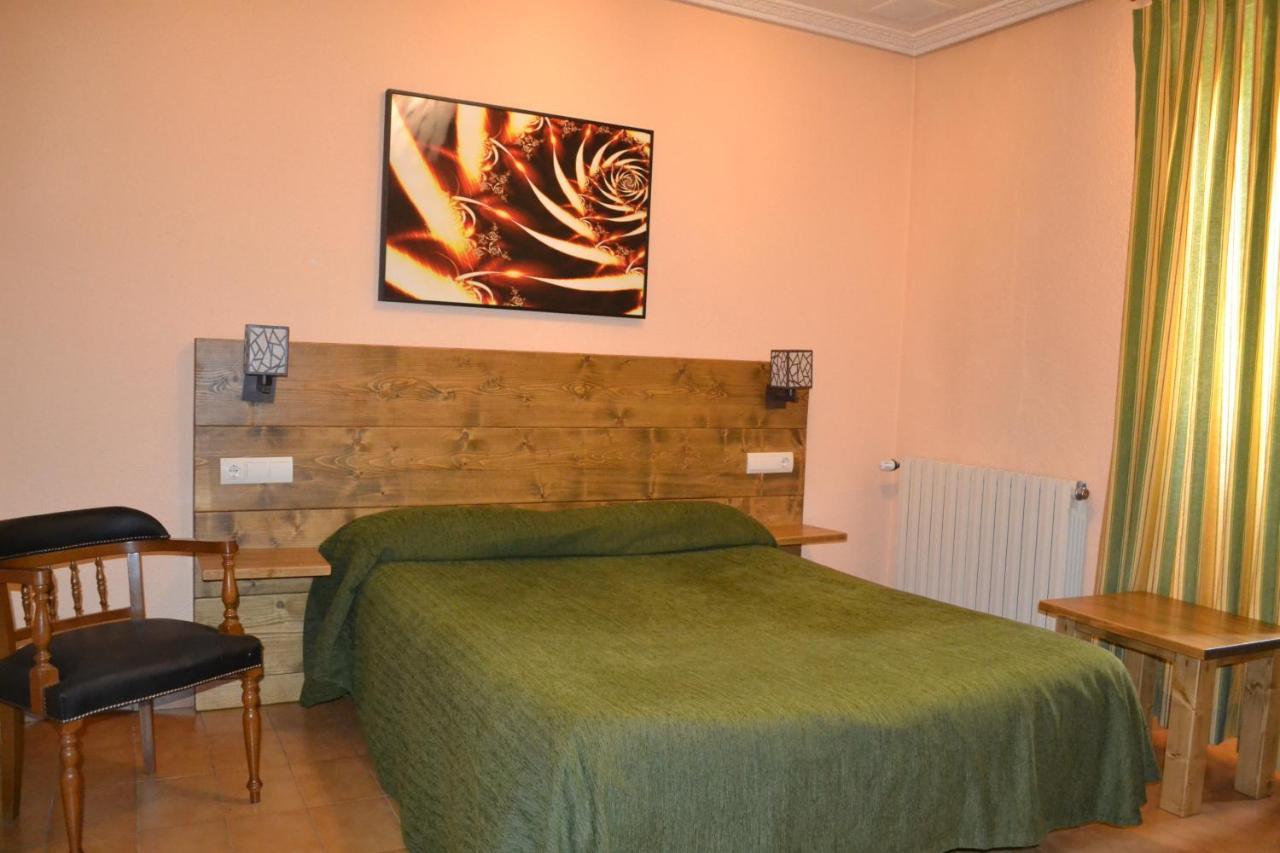 Hostal Aribel Longinos Cercedilla Εξωτερικό φωτογραφία