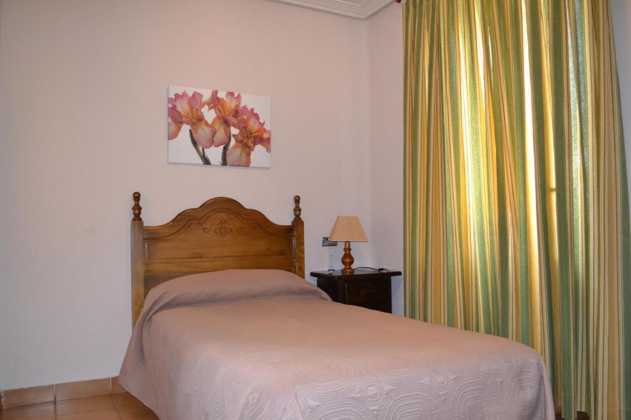 Hostal Aribel Longinos Cercedilla Εξωτερικό φωτογραφία