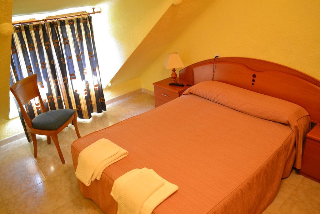 Hostal Aribel Longinos Cercedilla Δωμάτιο φωτογραφία