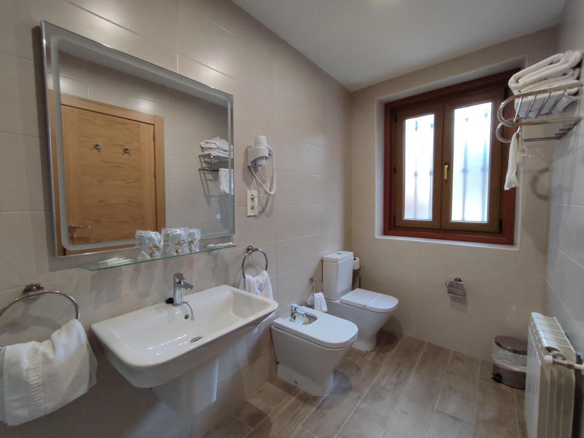 Hostal Aribel Longinos Cercedilla Εξωτερικό φωτογραφία