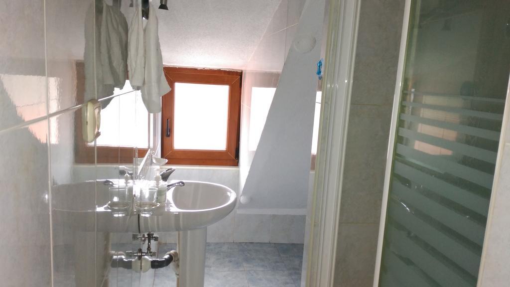 Hostal Aribel Longinos Cercedilla Εξωτερικό φωτογραφία